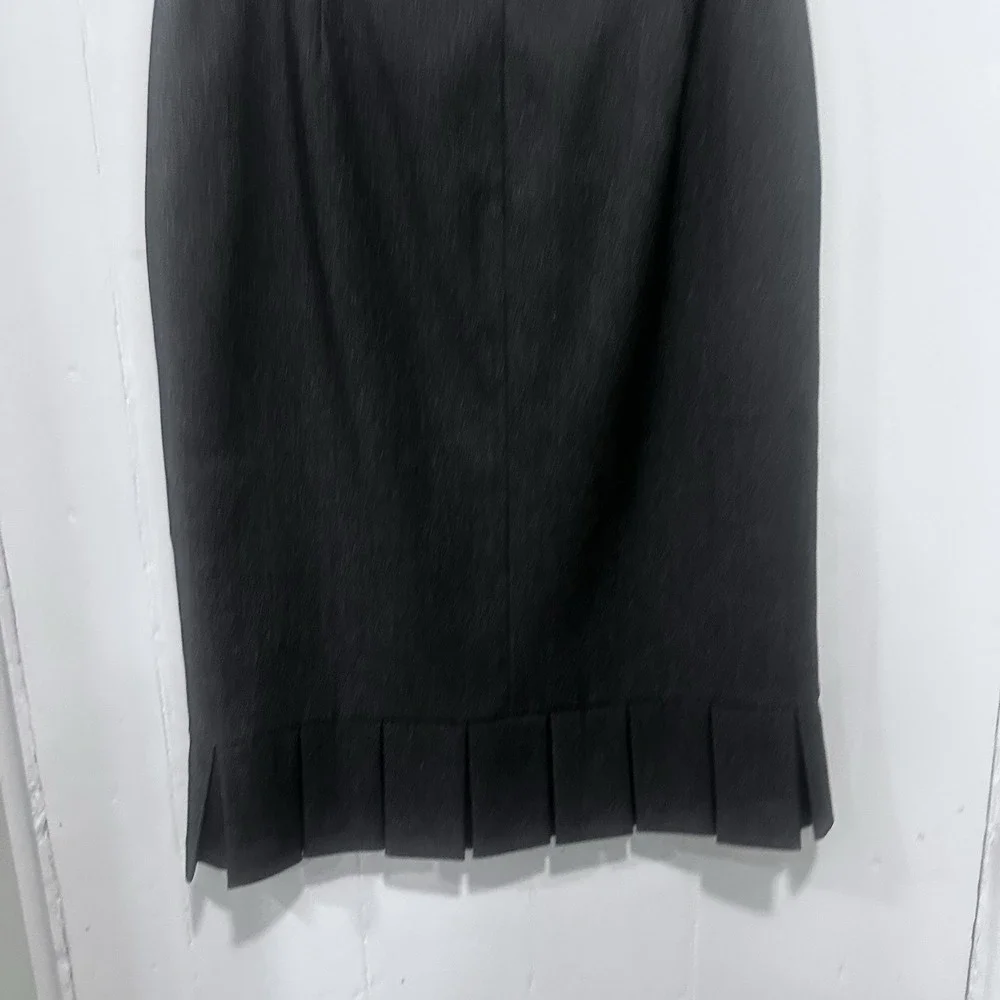 Jones New York Gray Pencil Straight Skirt Ruffle Flounce On Bottom Corpcore